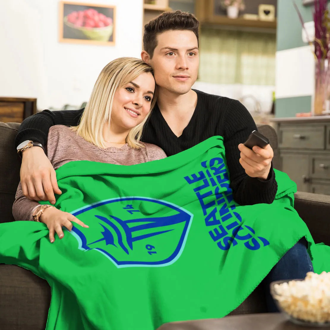 Sounders Rave Green Logo Blanket