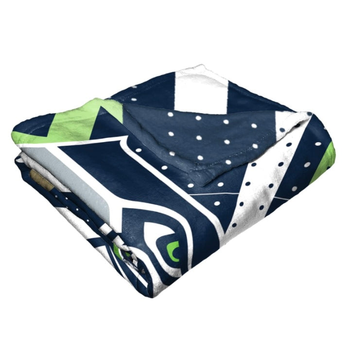 Seahawks Gameday Plush XL Blanket