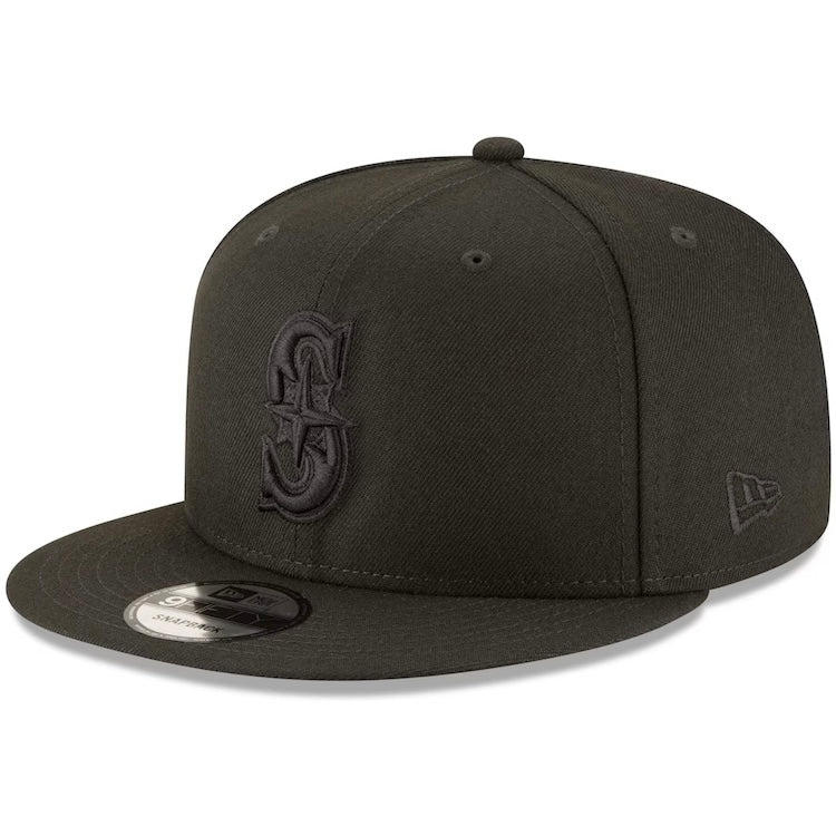 Mariners Classic Blackout Snapback Hat